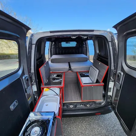 Electric London Black Minicamper * ברגן