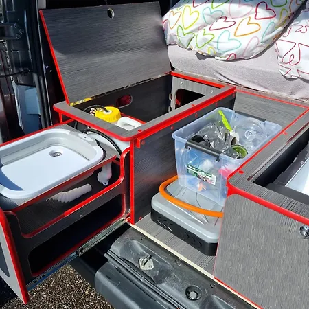 Electric London Black Minicamper Luxuszelt *